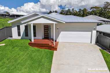 8 Tench Street Sunshine Bay