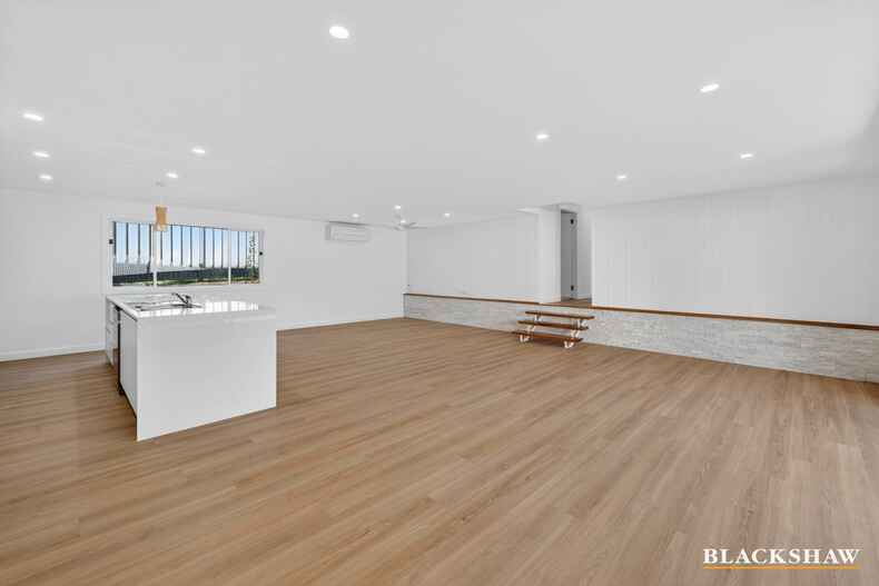 8 Tench Street Sunshine Bay