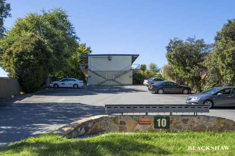 4/10 Waniassa Street Queanbeyan