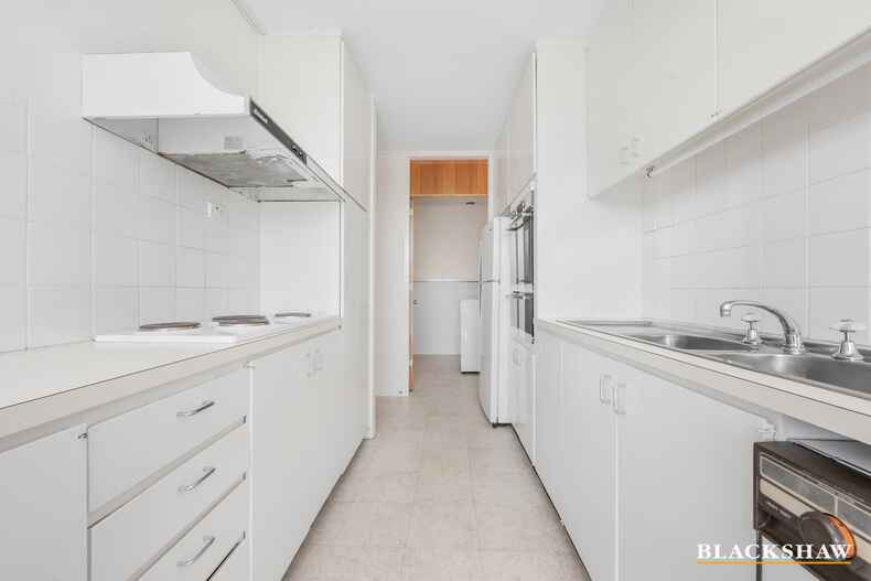 23/8 Giles Street Griffith