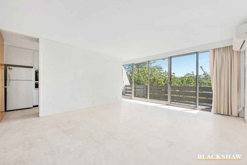 23/8 Giles Street Griffith