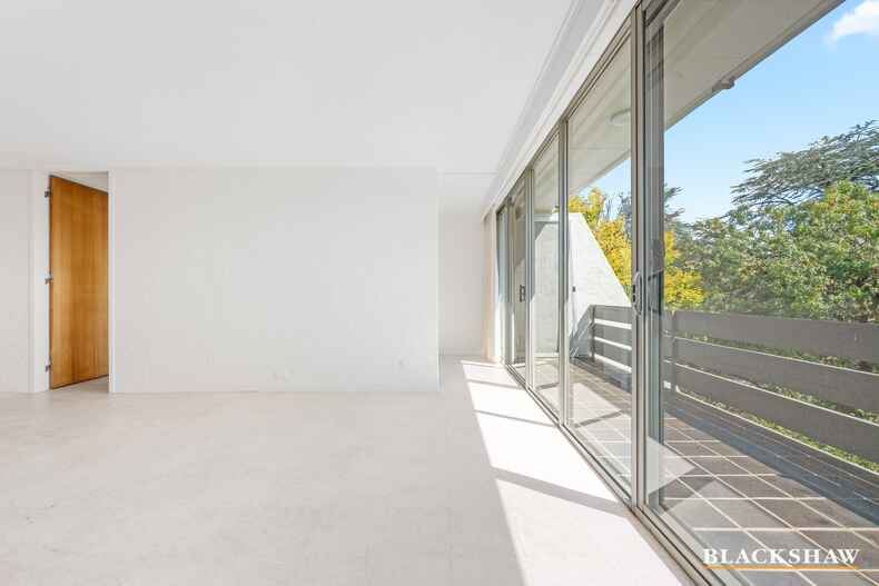 23/8 Giles Street Griffith