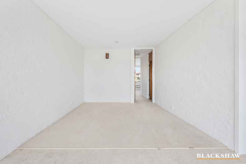 23/8 Giles Street Griffith