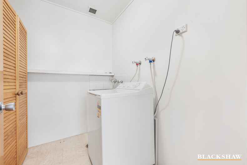 23/8 Giles Street Griffith