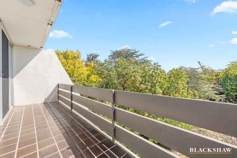 23/8 Giles Street Griffith