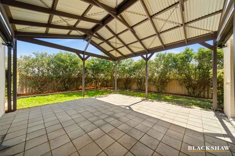 42 Bayside Court Jerrabomberra