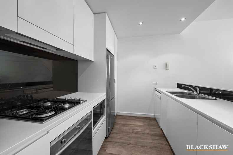 12/104 Giles Street Kingston