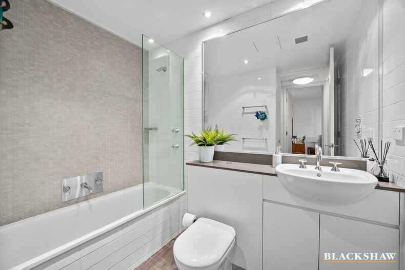 12/104 Giles Street Kingston