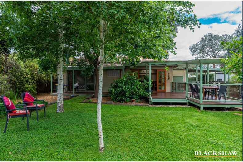 5 Schomburgk Street Yarralumla