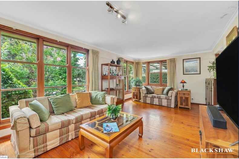 5 Schomburgk Street Yarralumla