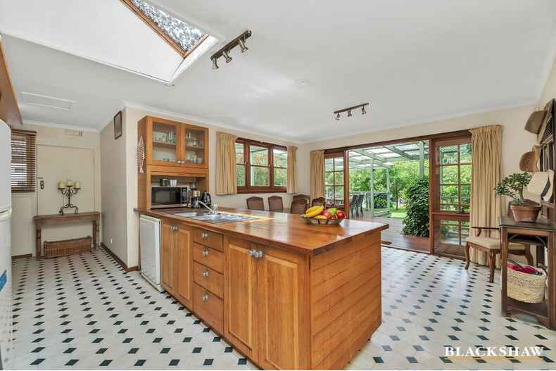 5 Schomburgk Street Yarralumla