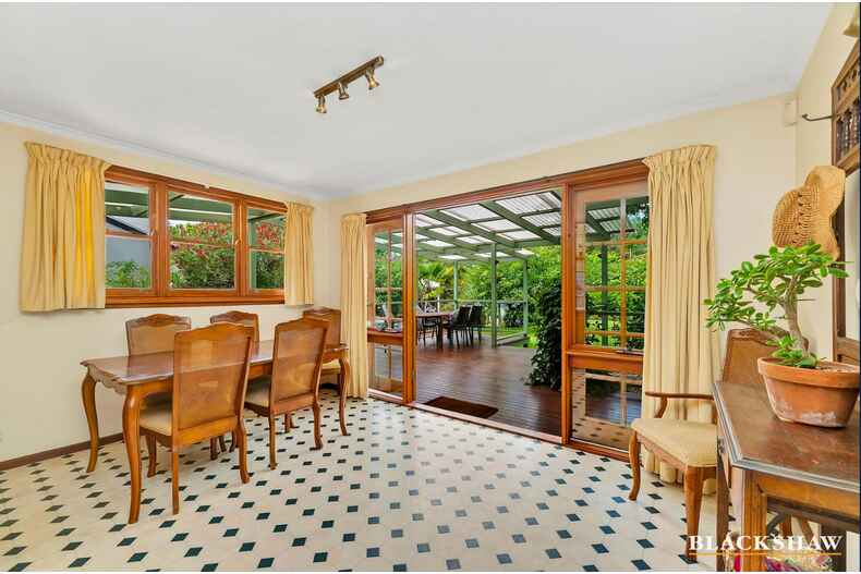 5 Schomburgk Street Yarralumla