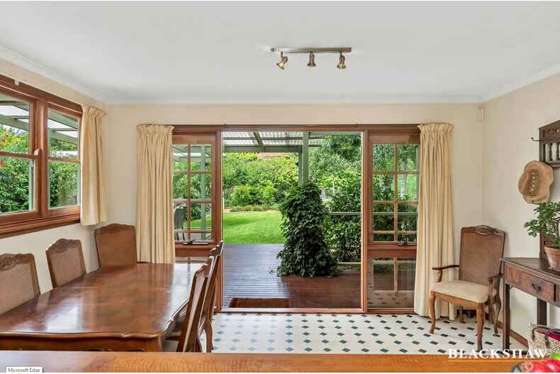 5 Schomburgk Street Yarralumla