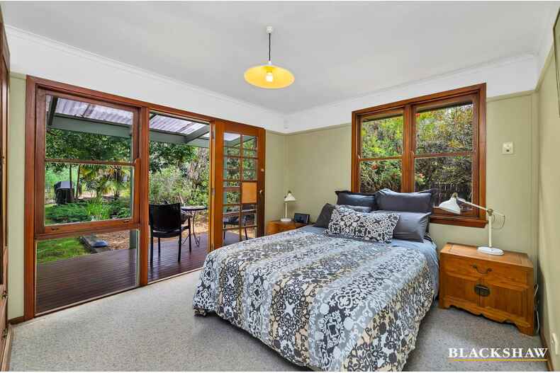 5 Schomburgk Street Yarralumla