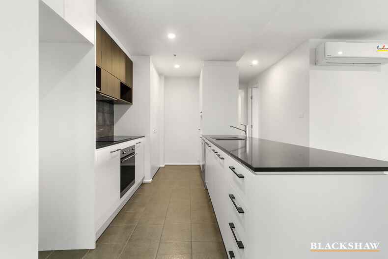 161/15 Irving Street Phillip
