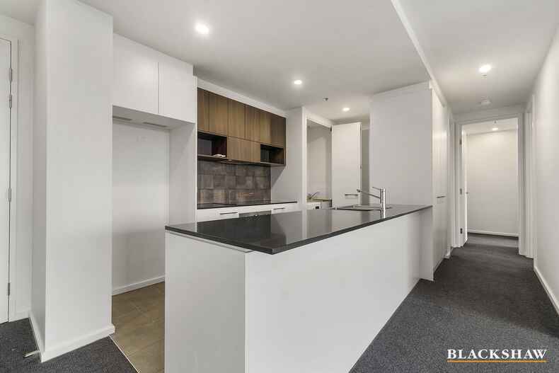 161/15 Irving Street Phillip