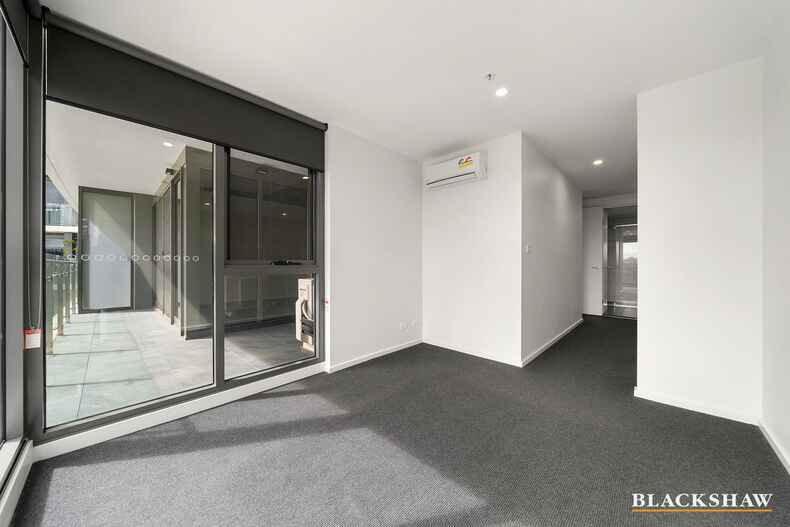161/15 Irving Street Phillip