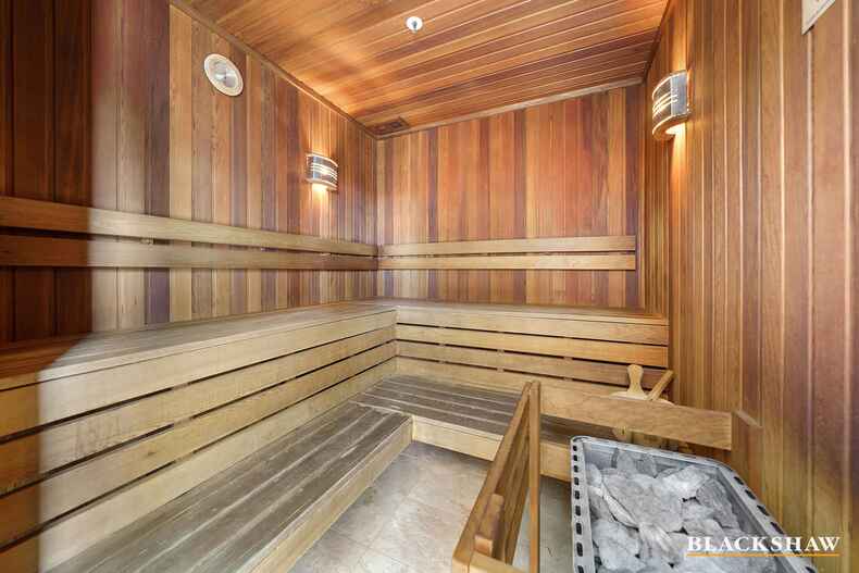 161/15 Irving Street Phillip