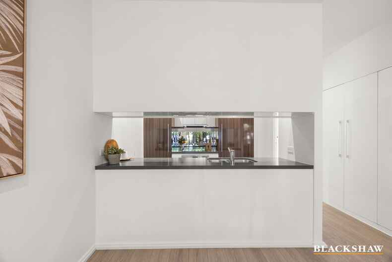 30/16 New South Wales Crescent Forrest