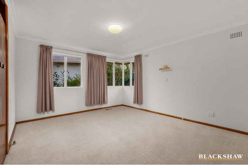16 Hopetoun Circuit Deakin