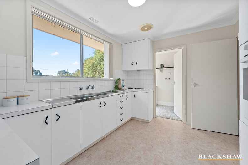 18 Castlereagh Crescent Macquarie