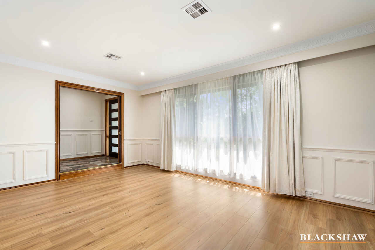 35 Postle Circuit Holt