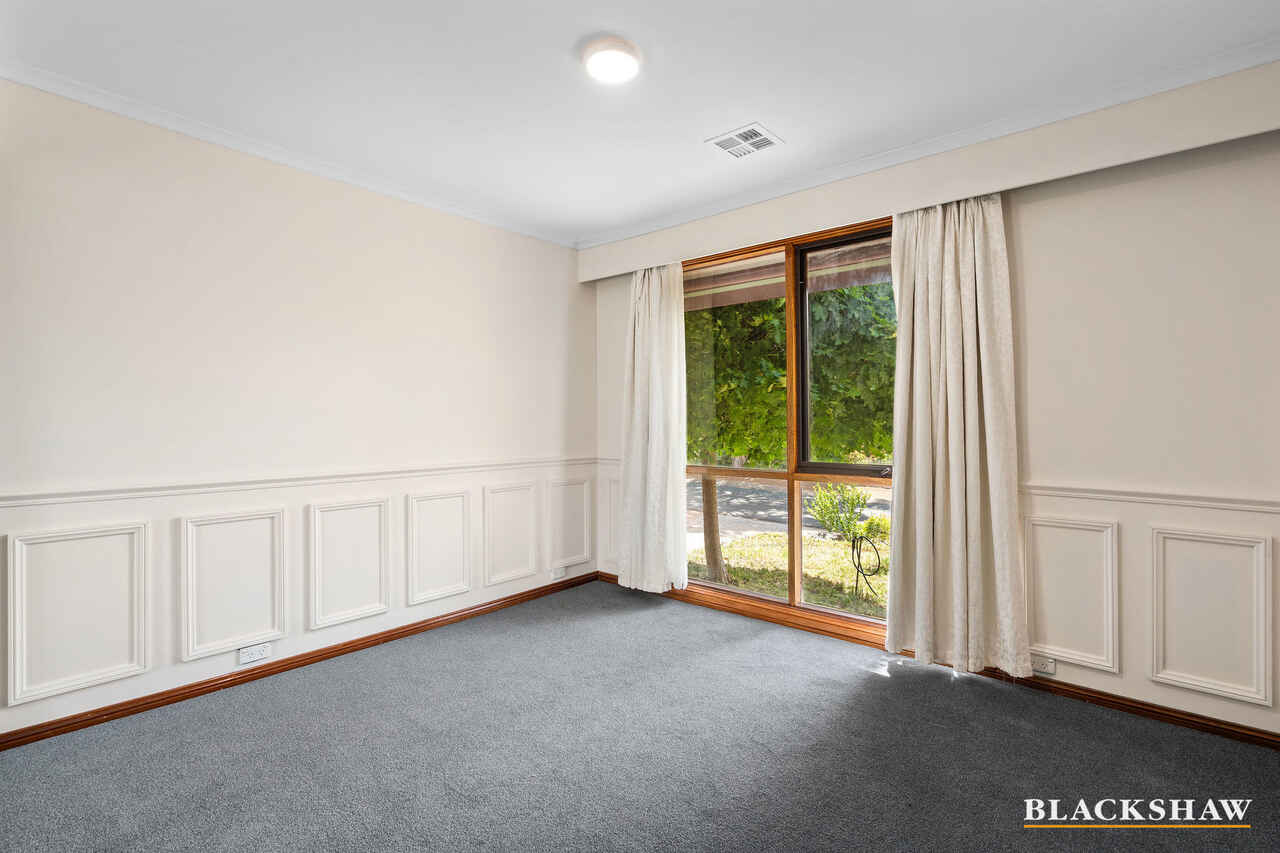 35 Postle Circuit Holt