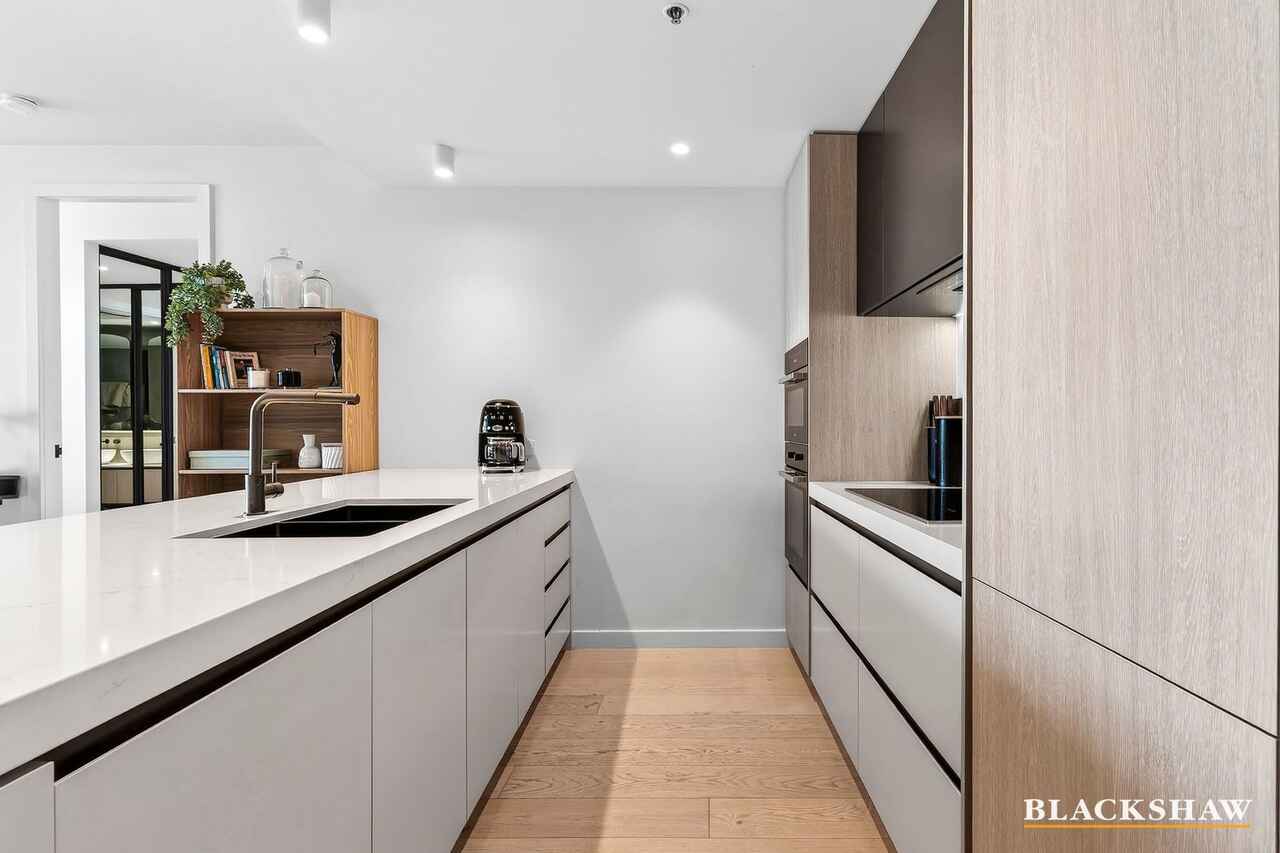 102/45 Honeysett View Kingston