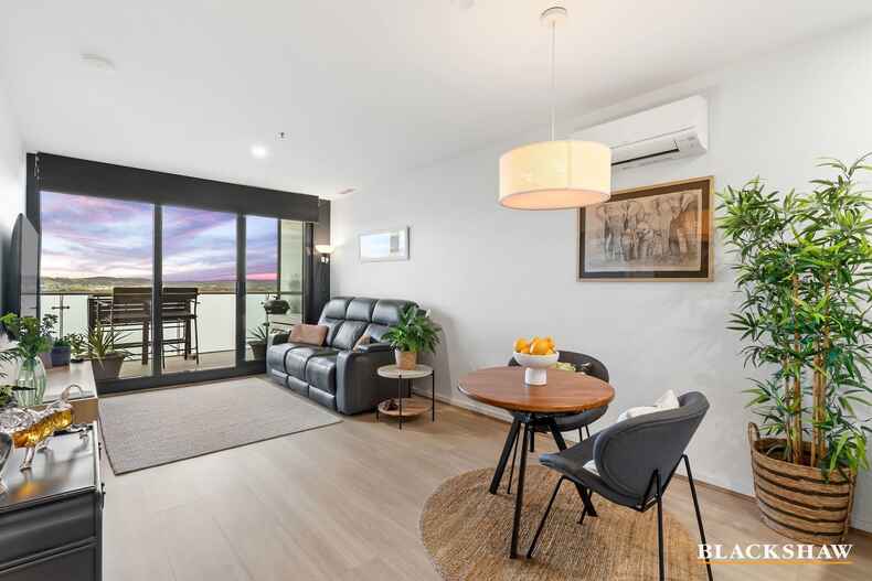 294/1 Anthony Rolfe Avenue Gungahlin