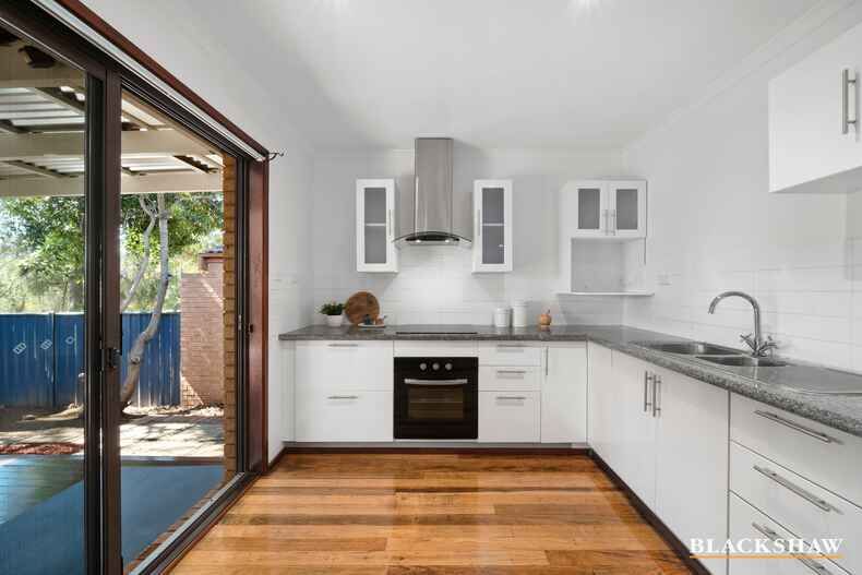 11 Le Souef Crescent  Florey