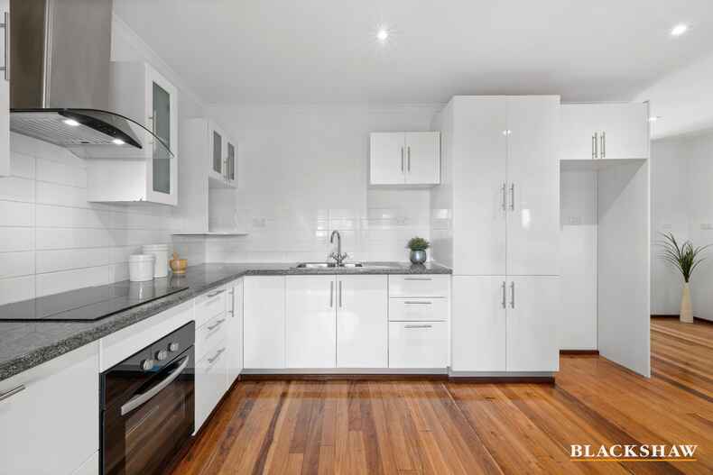 11 Le Souef Crescent  Florey