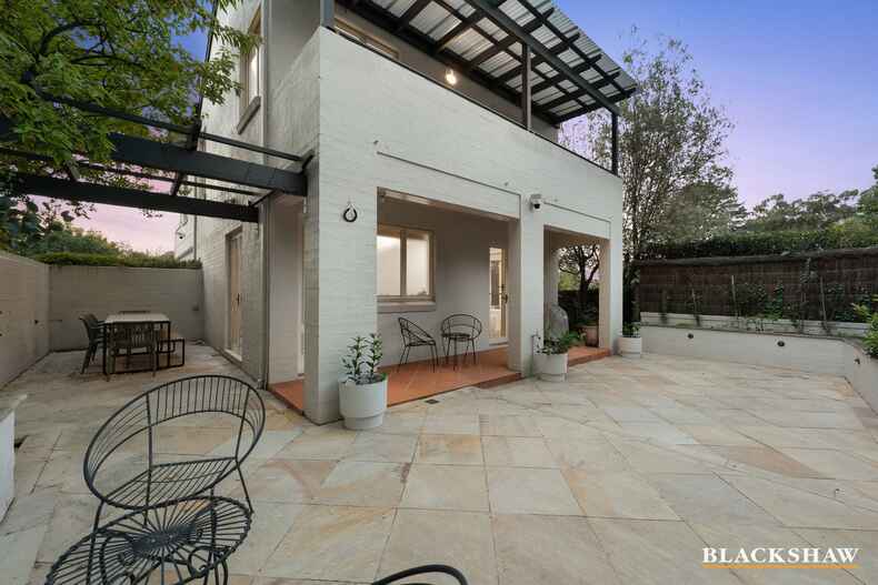 10/37 Dominion Circuit Forrest 10/37 Dominion Circuit Forrest