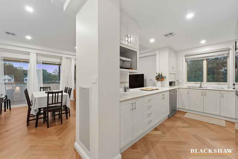 10/37 Dominion Circuit Forrest 10/37 Dominion Circuit Forrest