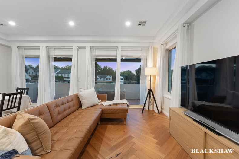 10/37 Dominion Circuit Forrest 10/37 Dominion Circuit Forrest