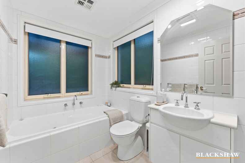 10/37 Dominion Circuit Forrest 10/37 Dominion Circuit Forrest