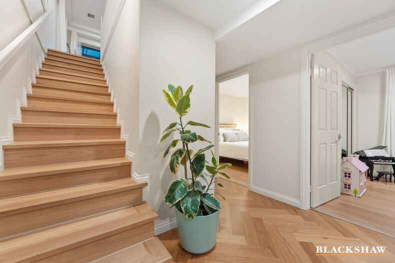 10/37 Dominion Circuit Forrest 10/37 Dominion Circuit Forrest