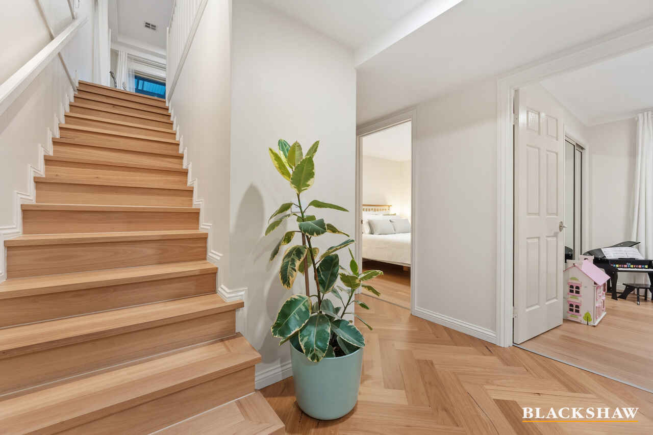 10/37 Dominion Circuit Forrest