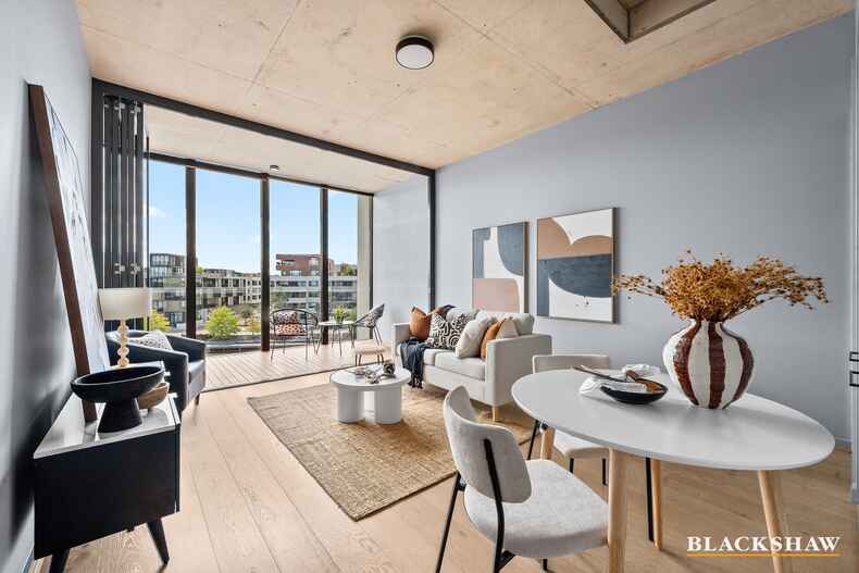 83/43 Eastlake Parade Kingston