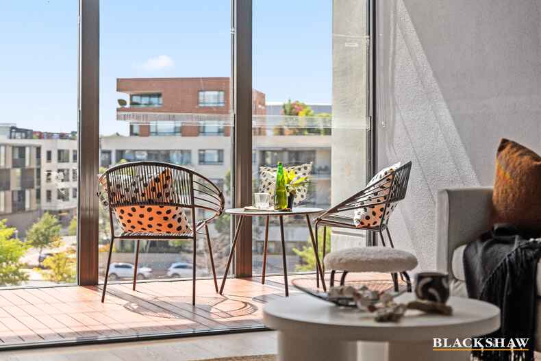 83/43 Eastlake Parade Kingston