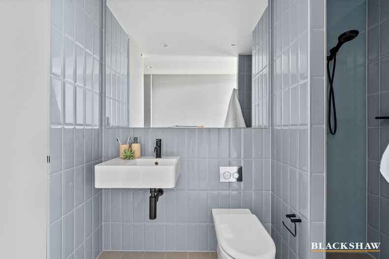 83/43 Eastlake Parade Kingston