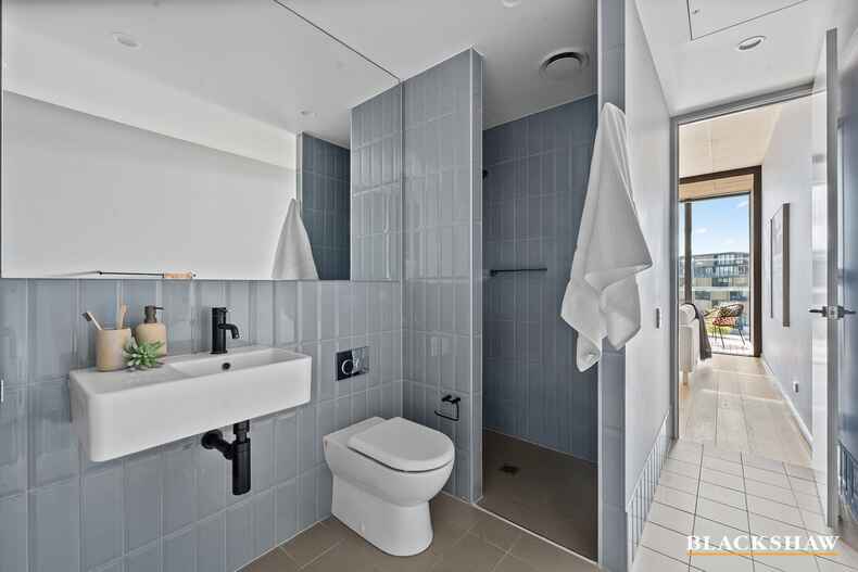 83/43 Eastlake Parade Kingston