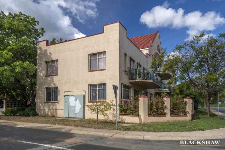 17/60 Port Jackson Circuit  Phillip