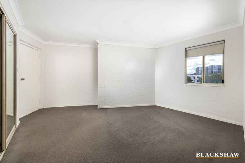 17/60 Port Jackson Circuit  Phillip