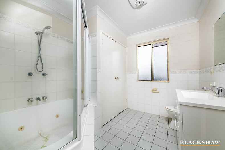 17/60 Port Jackson Circuit  Phillip