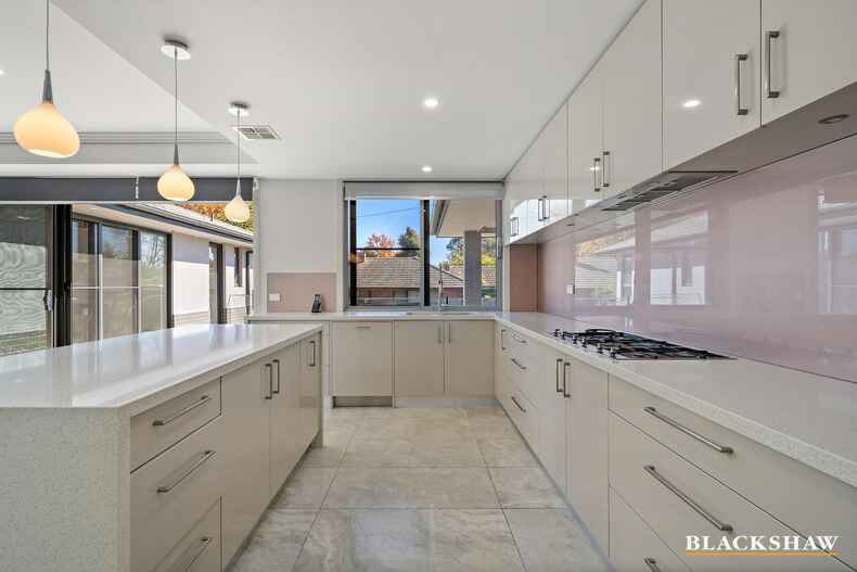 102 Strickland Crescent  Deakin