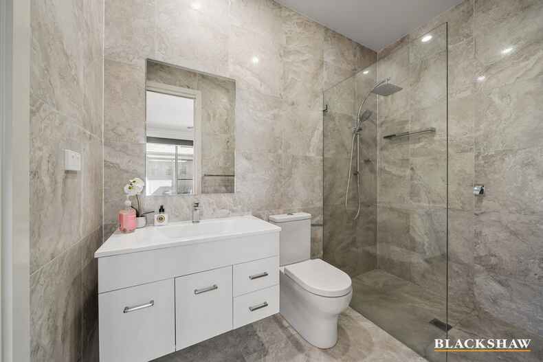 102 Strickland Crescent  Deakin