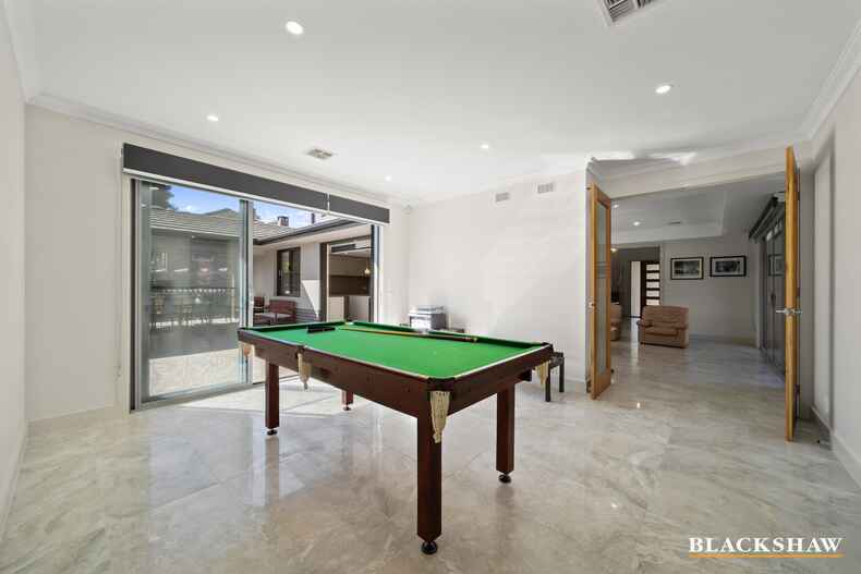 102 Strickland Crescent  Deakin