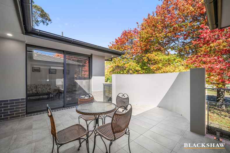 102 Strickland Crescent  Deakin