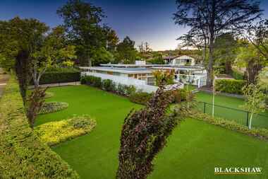 13 Canterbury Crescent Deakin