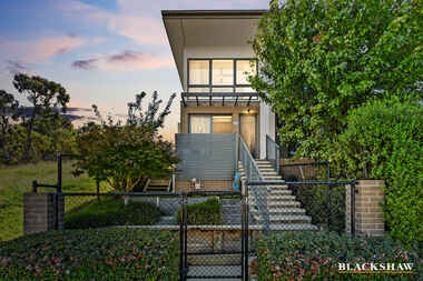 26/11 Wanderlight Avenue Lawson